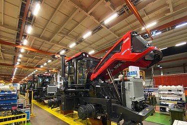 Оренбургская делегация посетила Кировский завод